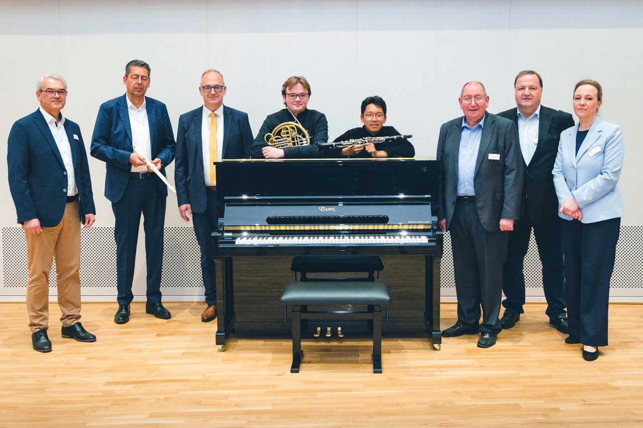 foto-foederverein-vorstandschaft-2025-05-22-veranstaltung Erste Veranstaltung des Fördervereins 2025, Siegfried Rappenecker, Volker Lüdke (Fa. Moser), Christoph Karle, Oskar Szathmáry, Daito Kobayashi, Michael Weber, Erich Felleisen, Edda Güntert.